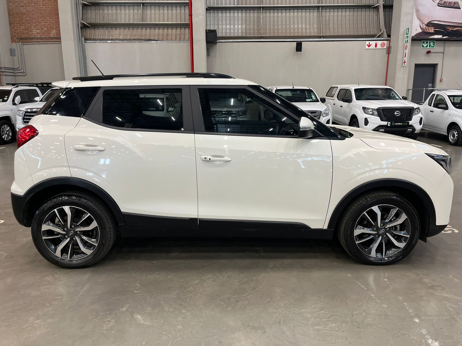 MAHINDRA XUV300 XUV300 1.5D (W8)